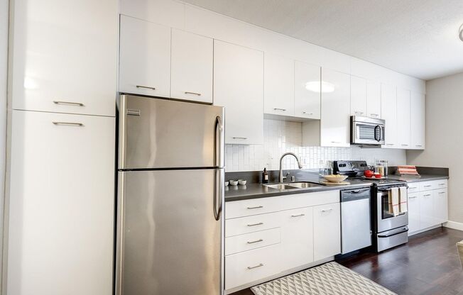 2 beds, 2 baths, 936 sqft, $2,550, Unit 0209