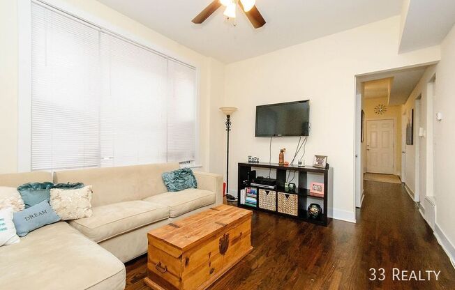2110 W Division