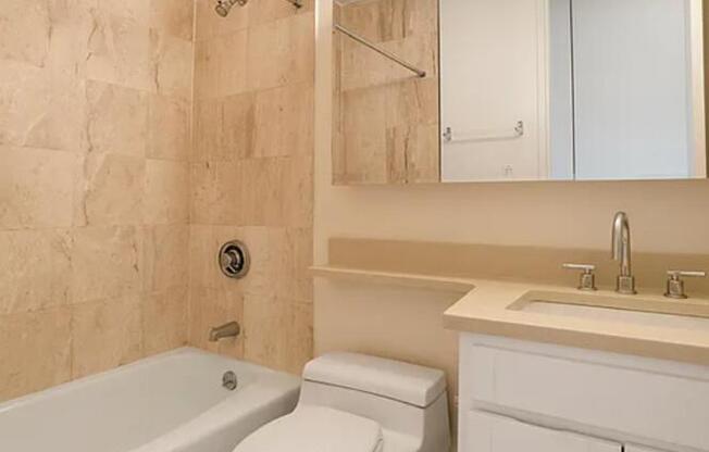 1 bed, 2 baths, 805 sqft, $4,500, Unit 6K