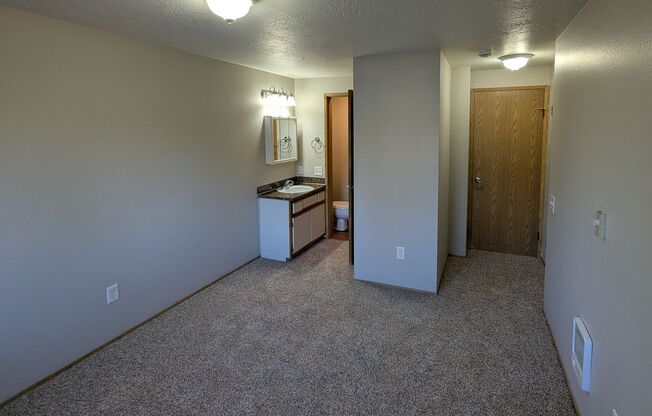 2 beds, 2 baths, 950 sqft, $1,350, Unit 23