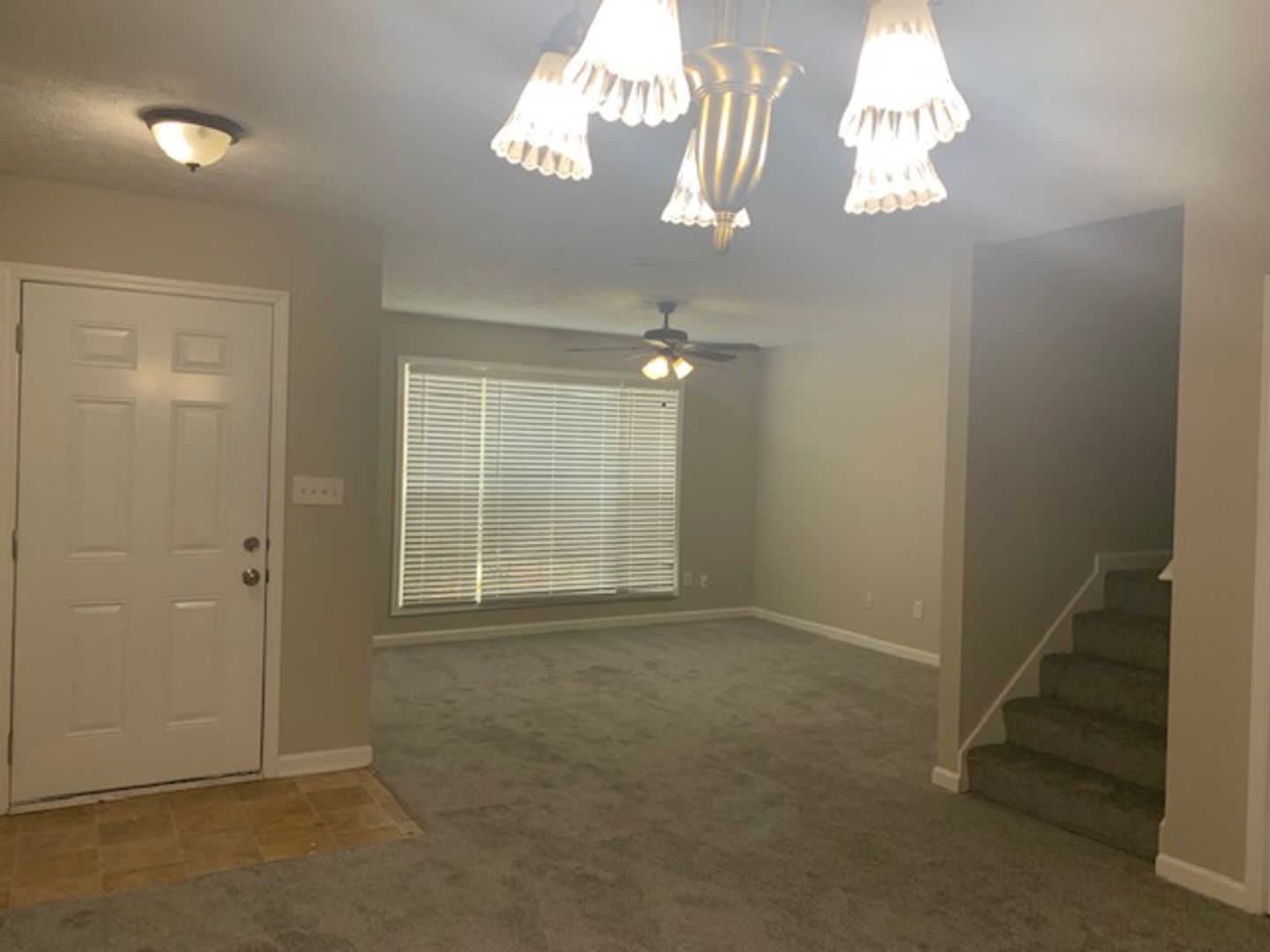 CHARMING 3 BEDROOM 2.5 BATH IN ELLENWOOD, GA!