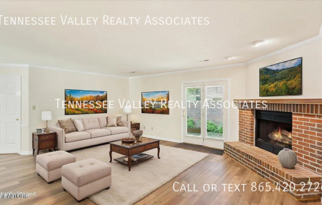 805 CEDAR LN