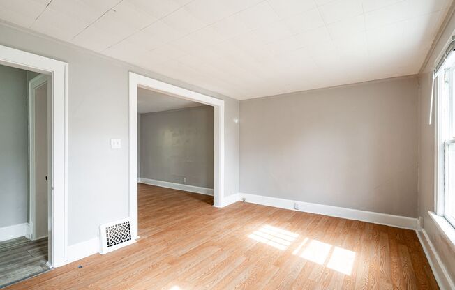Walk to Lake Michigan from this Kenosha TownHome!