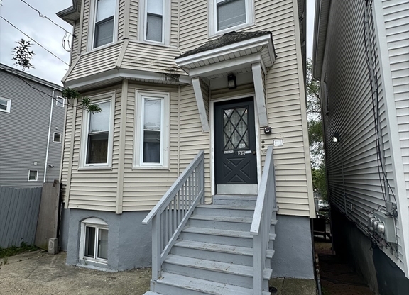 35 LOUIS ST
