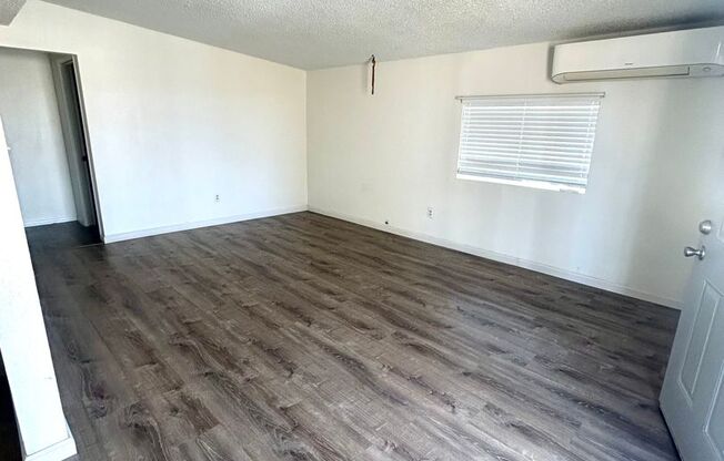Charming 3 bedroom 1 Bathroom Apartment