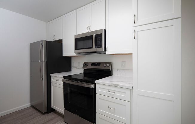 3 beds, 2 baths, 1,105 sqft, $3,295, Unit 210