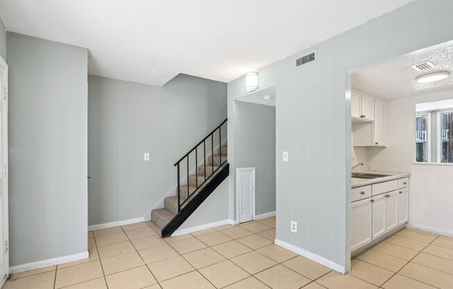 1 bed, 1 bath, 850 sqft, $1,050, Unit 29-066C