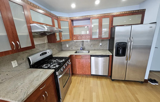 1560 W 6 ST