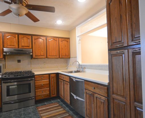 2 beds, 2 baths, $1,950