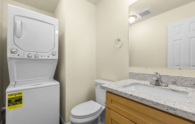 2 beds, 1.5 baths, 864 sqft, $1,750, Unit C5