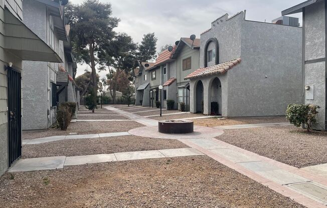 BEAUTIFUL 2 BEDS 1 1/2 BATHROOM APARTMENT PLUS 2 CAR CARPOT
