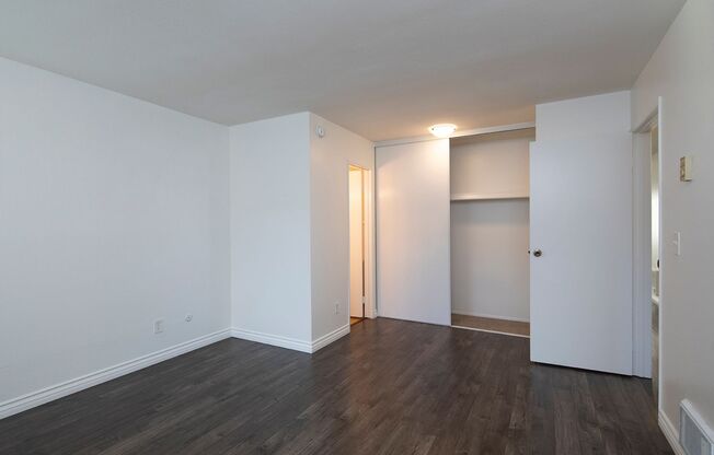 2 beds, 1.5 baths, 885 sqft, $2,350, Unit 067