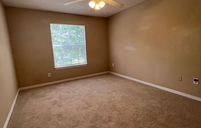 $500 OFF 1 BED 1 BATH CONDO IN THE HEART OF METROWEST!