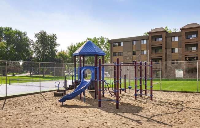 Willow Creek Apartments_Plymouth MN_playground