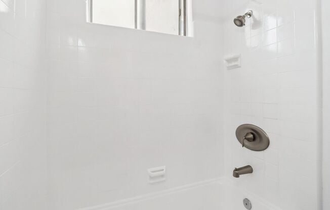 Studio, 1 bath, 395 sqft, $1,598, Unit 02