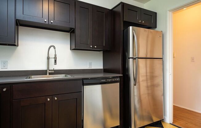 2 beds, 1 bath, 801 sqft, $1,825, Unit 2920-01