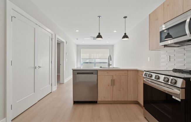1 bed, 1 bath, 618 sqft, $1,800, Unit Unit 636