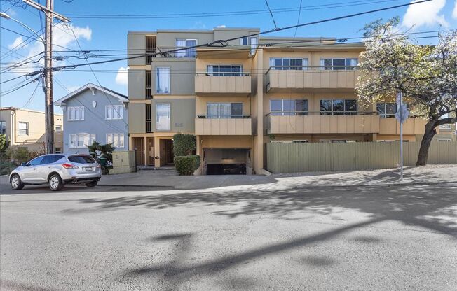528 MERRITT AVE