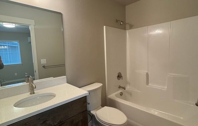 2 beds, 2.5 baths, $2,095, Unit Unit 1