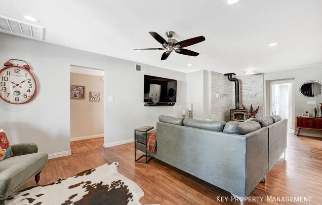 1403 S 9 ST