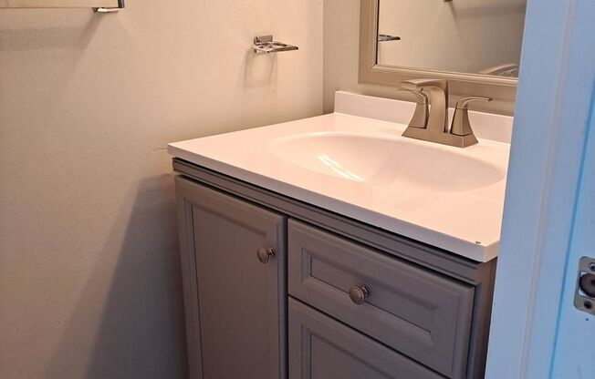 2 beds, 1.5 baths, 1,000 sqft, $1,200, Unit 39