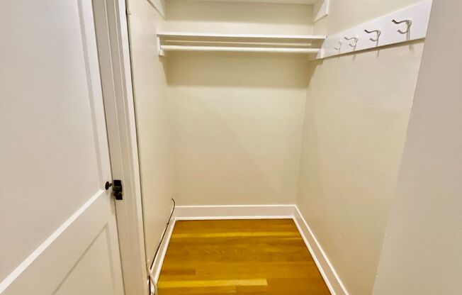 Studio, 1 bath, 365 sqft, $1,195, Unit 306