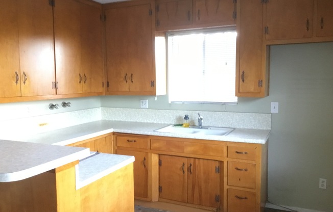 2 beds, 1 bath, $1,200