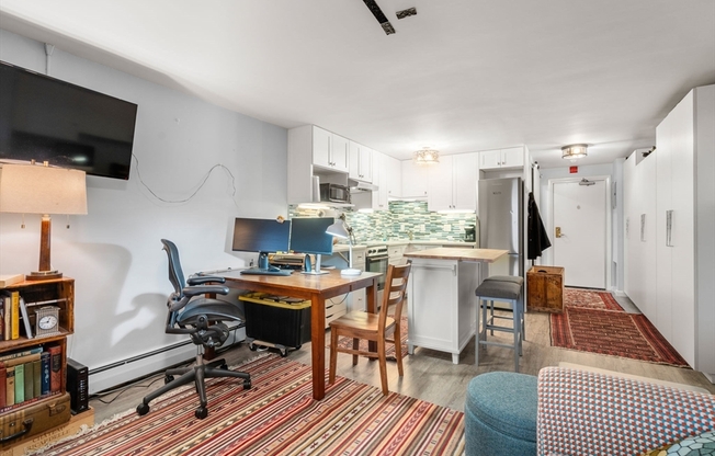 Studio, 1 bath, 455 sqft, $2,200, Unit D16