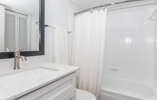 2 beds, 2 baths, 952 sqft, $1,449