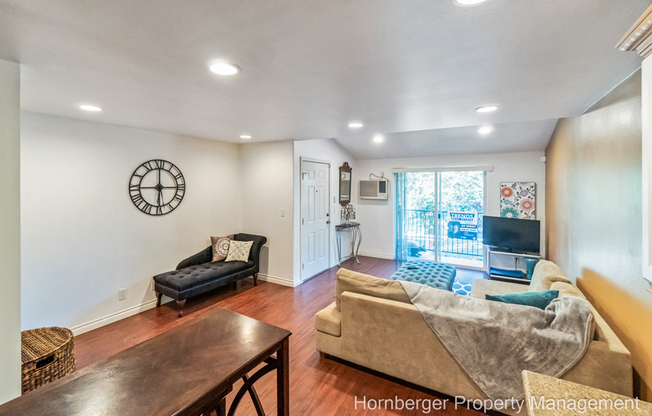 215 S CHESTNUT