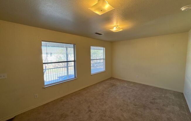 1 bed, 1 bath, 357 sqft, $975, Unit Unit 5