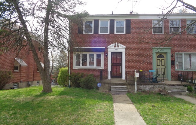 5907 Yorkwood Rd/3 Bed, 1.5 Bath Townhouse near Mercy High School