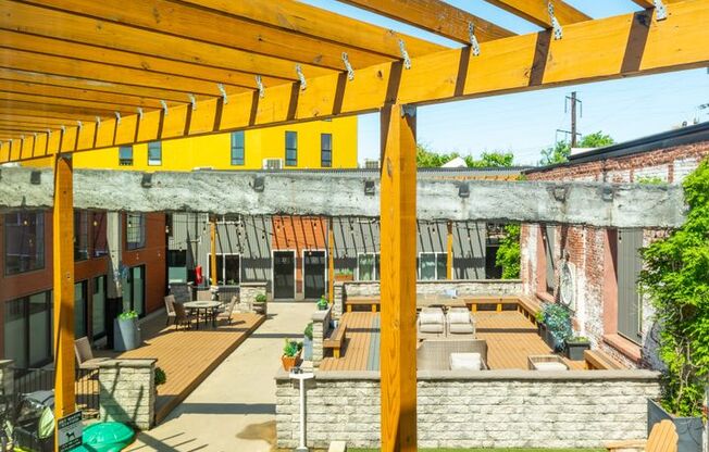 2 beds, 2 baths, 824 sqft, $1,745, Unit 19