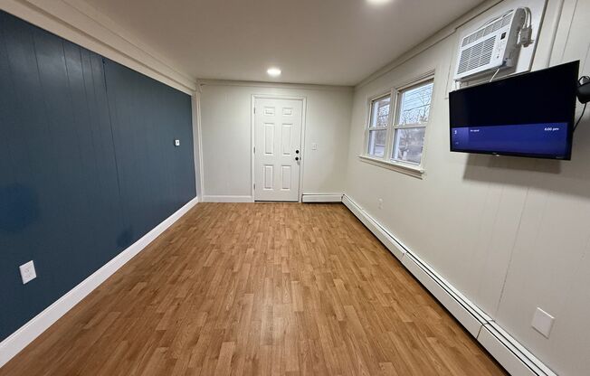 Studio, 1 bath, $895, Unit 1