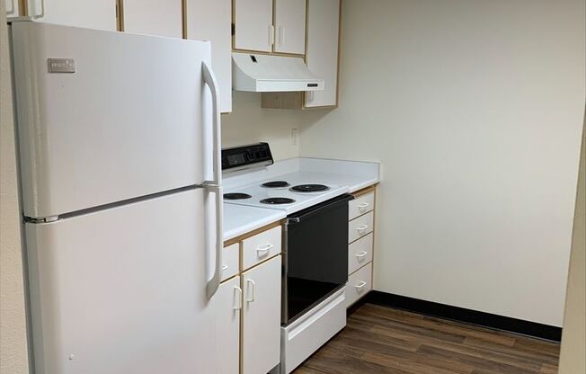2 beds, 2 baths, 1,000 sqft, $1,450, Unit 40