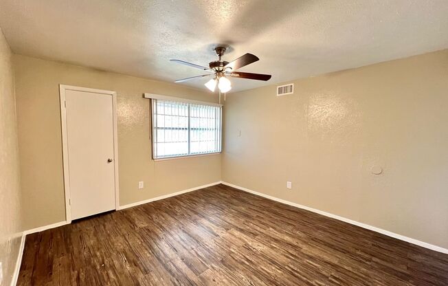 1 bed, 1 bath, 600 sqft, $1,150, Unit 1-221