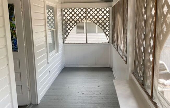 Breezeswept Apartments