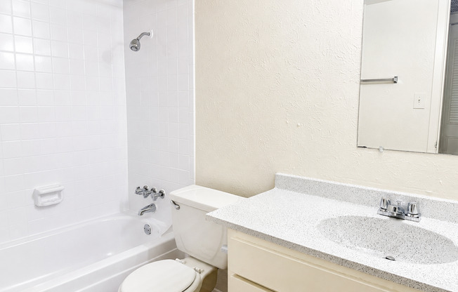 1 bed, 1 bath, 570 sqft, $1,264, Unit OPA-348