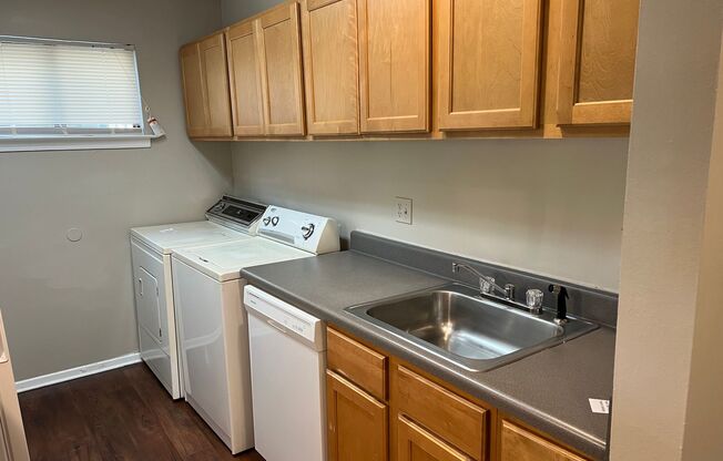 2 beds, 2 baths, 1,000 sqft, $1,250, Unit 5153