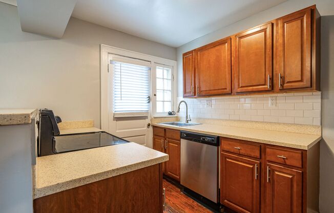 2 beds, 1 bath, $1,495