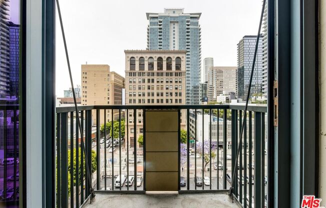 2 beds, 1 bath, 1,200 sqft, $3,900, Unit 410