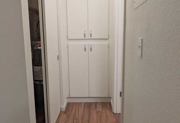 1 bed, 1 bath, 700 sqft, $1,125, Unit #33