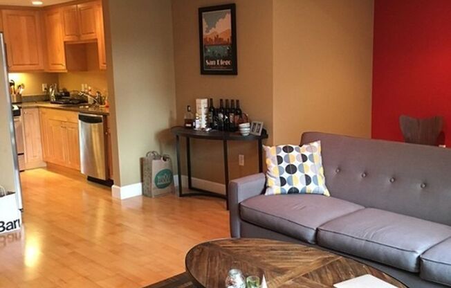 JUNE 1 - renovated 1 bedroom condo in Beacon Hill