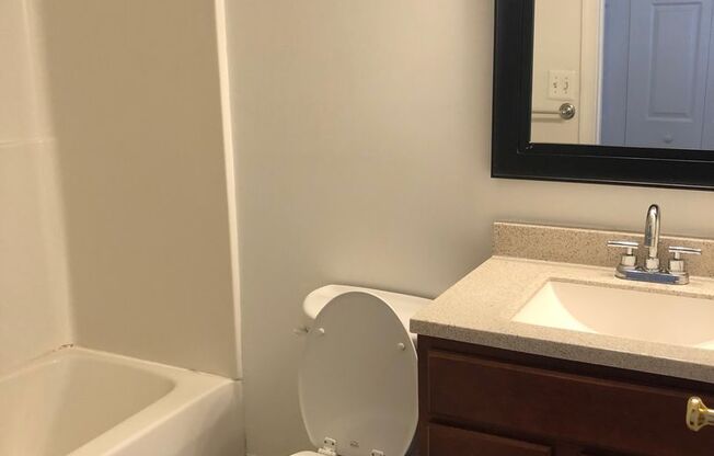 2 beds, 2 baths, 1,350 sqft, $1,695, Unit 1E