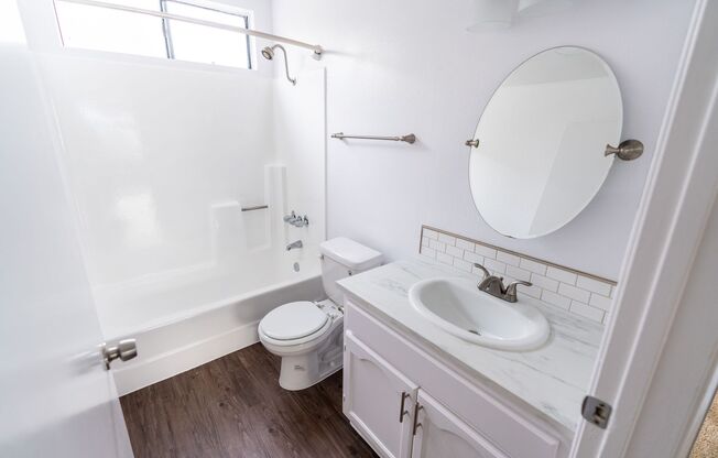 2 beds, 1 bath, 1,000 sqft, $1,998, Unit 120