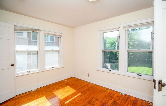 1 bed, 1 bath, $920, Unit Apt A