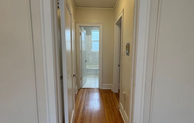 2 beds, 1 bath, 815 sqft, $1,945, Unit 511-3