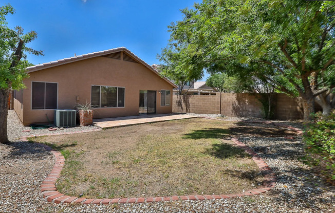 3 beds, 2 baths, $2,000