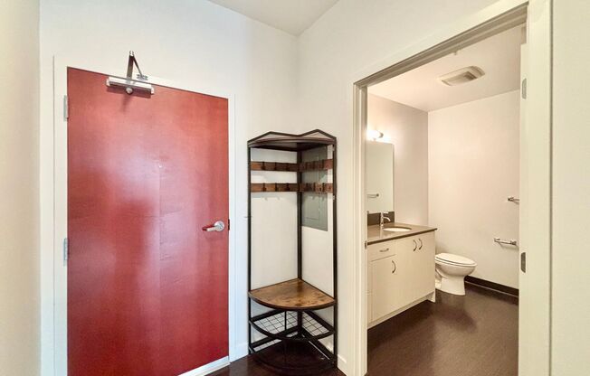 1 bed, 1 bath, 683 sqft, $2,050, Unit 210