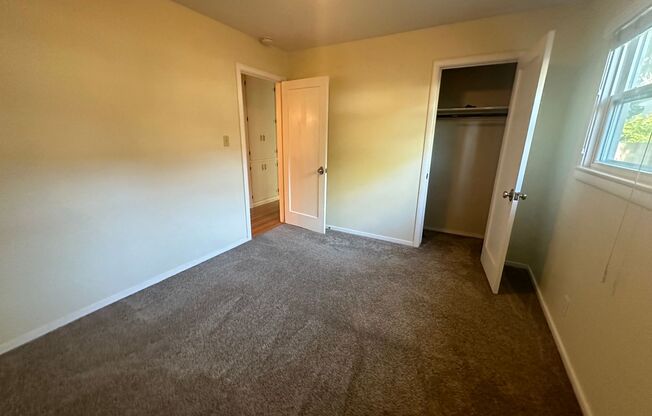 3 beds, 1 bath, $2,595